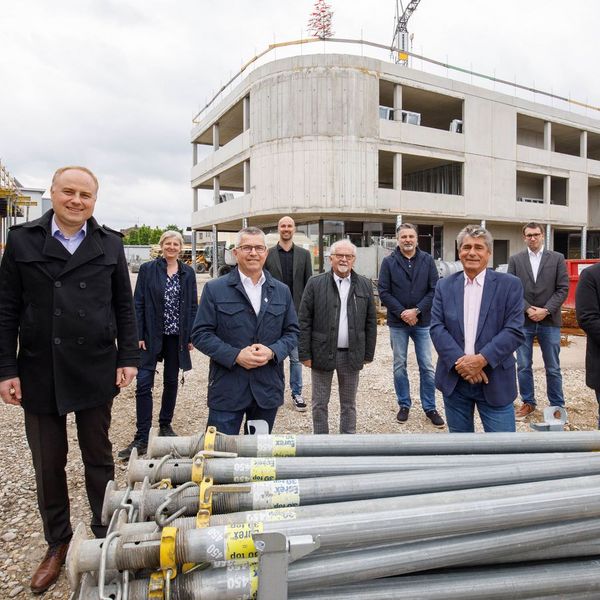 topping_out_ceremony_at_weidfeld_dionysius_neighborhood_center_weidfeld_construction_progress
