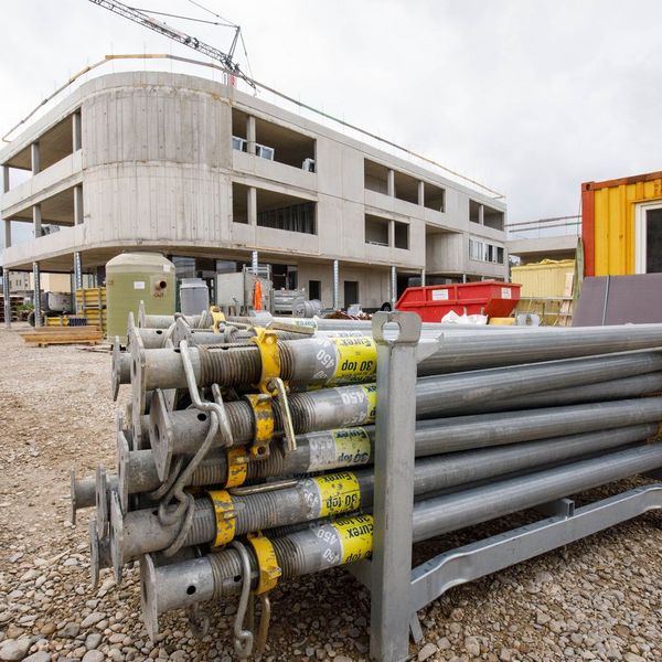 topping_out_ceremony_at_weidfeld_dionysius_neighborhood_center_weidfeld_construction_progress