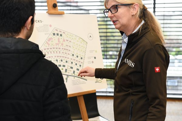 entering_into_dialogue_country_farm_quarter_info_event