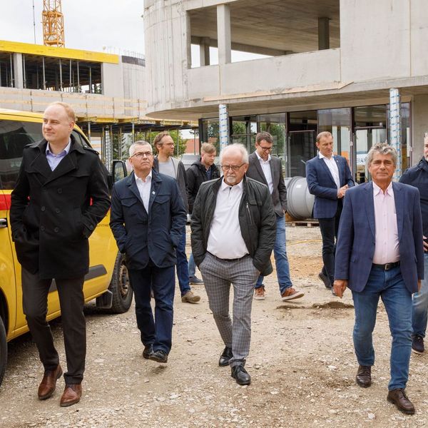 topping_out_ceremony_at_weidfeld_dionysius_neighborhood_center_weidfeld_construction_progress