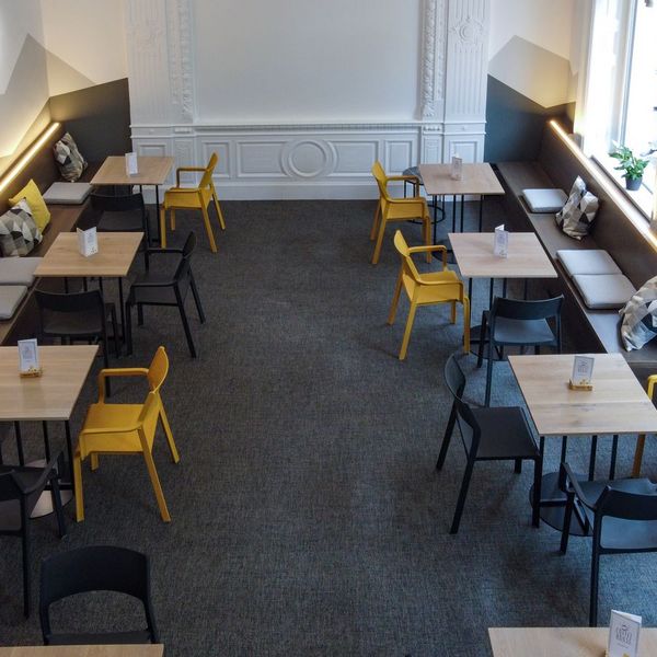 coffee_coworking_kremplhof_a_jewel_in_josefee_coworking_space_cafe