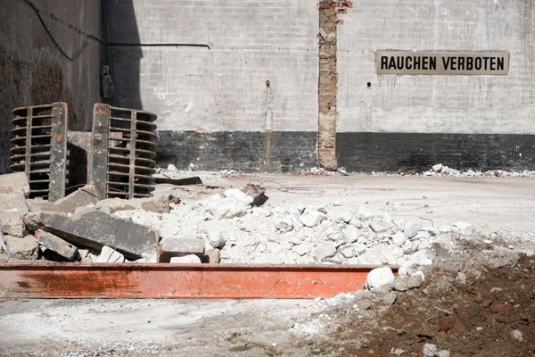 farewell_ye_olde_hunting_garage_the_blend_building_stock_demolition