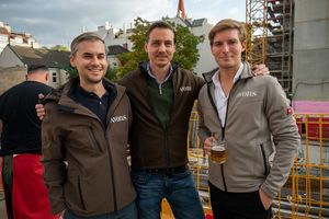 milestone_base_slap_grill_party_living_in_st_gotthard