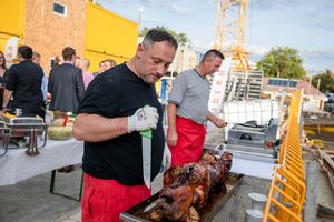 milestone_base_slap_grill_party_living_in_st_gotthard