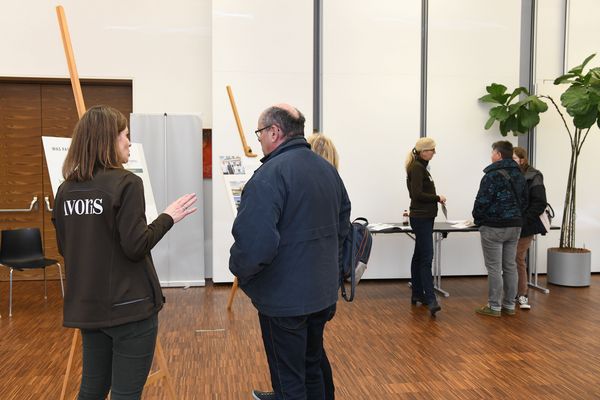 entering_into_dialogue_country_farm_quarter_info_event