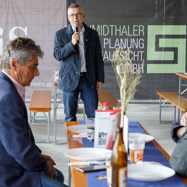 topping_out_ceremony_at_weidfeld_dionysius_neighborhood_center_weidfeld_construction_progress